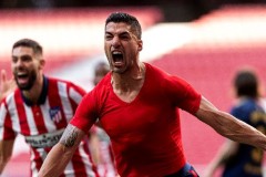 皇马赫伊森红牌判罚引争议：防守动作是否构成？规则与标准解析